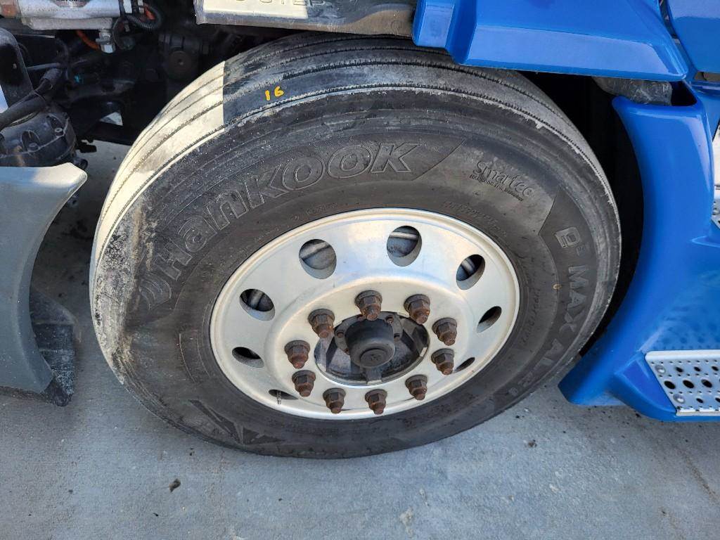 2015 USED 295/75R22.5 HANKOOK STEER TIRE. 16/32 TREAD DEPTH For Sale