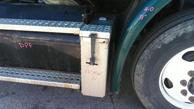 Freightliner Cascadia 113 Right Tool Box