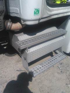 Freightliner Cascadia 113 Tool Box