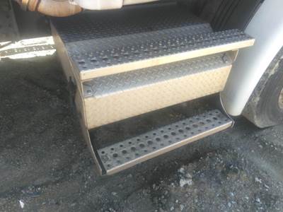 Freightliner Cascadia 113 Tool Box