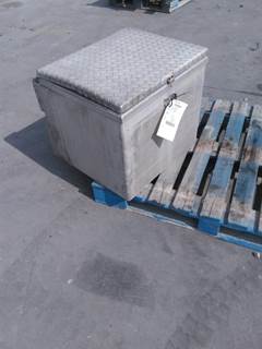 Freightliner Cascadia 116 Tool Box