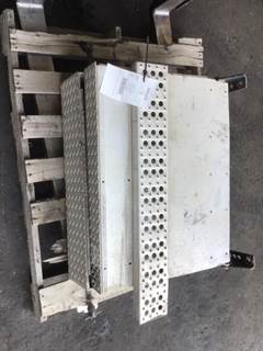 Freightliner Cascadia 125 Tool Box