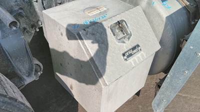Freightliner Cascadia 125 Right Tool Box