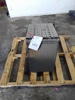 Freightliner Cascadia 125 Right Tool Box