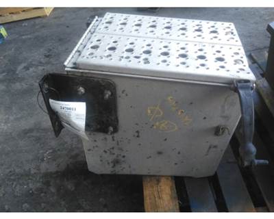 Freightliner Cascadia 125 Right Tool Box