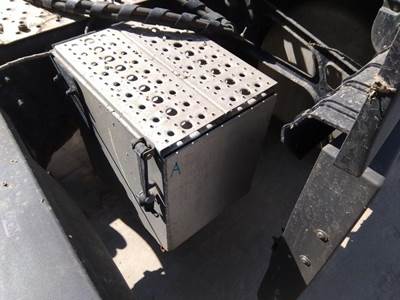 Freightliner Cascadia 126 Right Tool Box