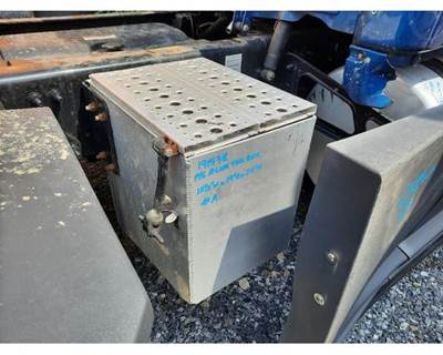 Freightliner Cascadia 126 Right Tool Box