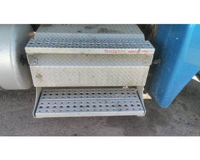Freightliner Columbia 120 Right Tool Box