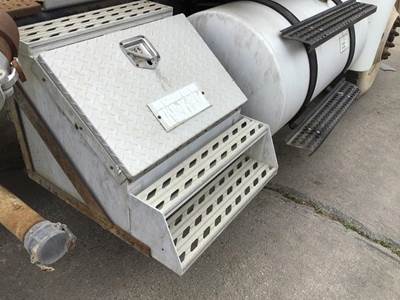 International 9100i Tool Box