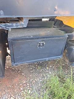 International F2574 Right Tool Box