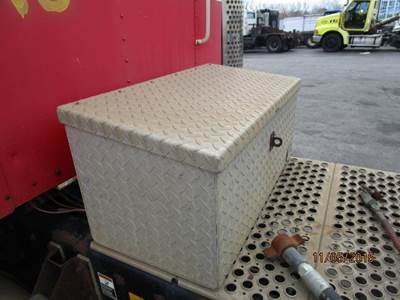 Kenworth T800 Left Tool Box