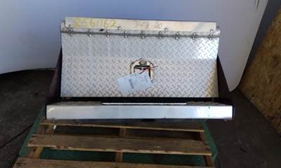 Kenworth T800B Tool Box