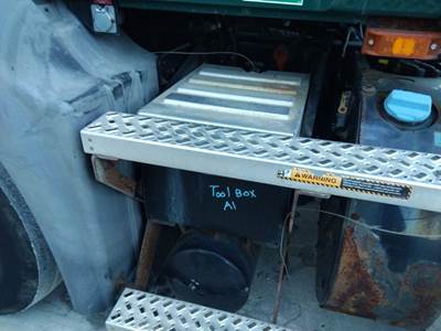 Mack Pinnacle CXU612 Tool Box for a Mack CXU612