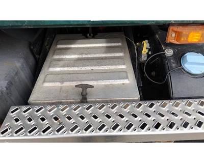 Mack Pinnacle CXU612 Tool Box for a Mack CXU612