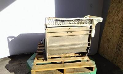 Peterbilt 377 Right Tool Box