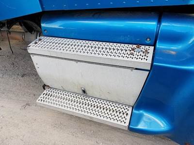 Peterbilt 386 Right Tool Box