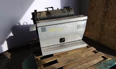 Peterbilt 386 Tool Box