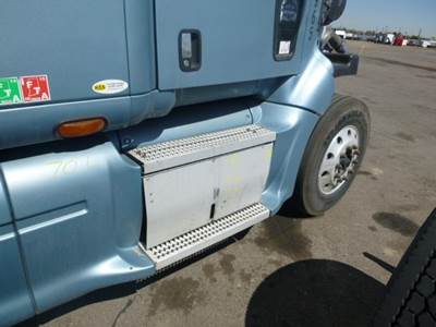 Peterbilt 387 Right Tool Box