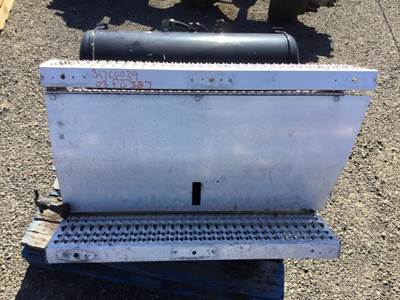 Peterbilt 387 Right Tool Box
