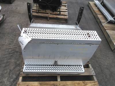 Peterbilt 387 Right Tool Box