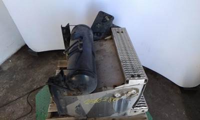 Peterbilt 587 Right Tool Box