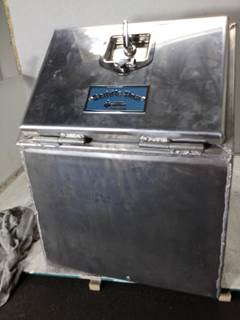 MERRITT SADDLE BOX SM DR BRITE 