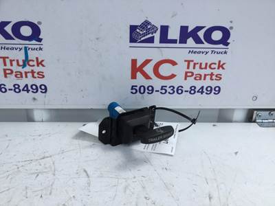 Freightliner Cascadia 126 Trailer Brake/Hold Switch
