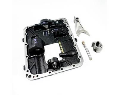 Fuller FRO16210B Transmission Shift Cover