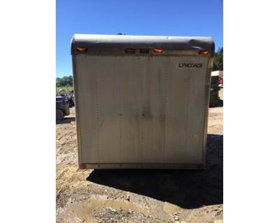1999 Lyncoach Box Van Truck Body, Damage All Around, No Visible Leaks