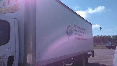 ALUM BODY.
WOOD FLOOR
93W*90"H DOOR OPENING
MORGON # GVSD0976102
COUPLE