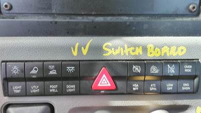 Freightliner Cascadia 116 Utility Lamp Switch