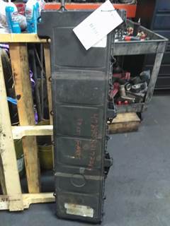 Detroit DD13 Valve Cover