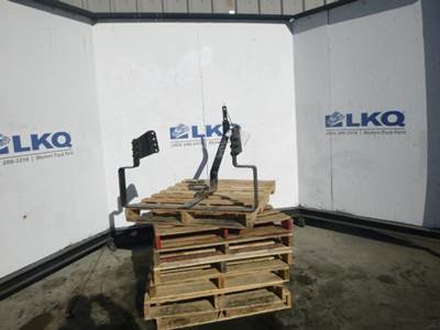 Freightliner Cascadia 125 Right Wheel Part