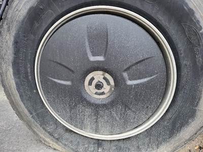 Freightliner Cascadia 125 Wheel Cover for a Freightliner CASCADIA 125 2018UP