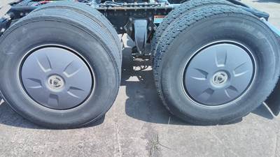 Freightliner Cascadia 126 Wheel Cover