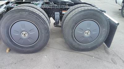 Freightliner Cascadia 126 Wheel Cover