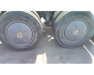 Set of 4 Outer FlowBelow Wheel Covers for 2022 Freightliner Cascadia 126