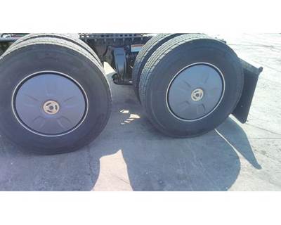 Used Set of 4 Outer Flow Below Wheel Covers for 2022 Freightliner Cascadia 126