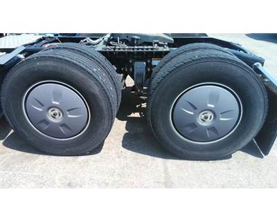Used 2022 Freightliner Cascadia 126 Set of 4 Outer Flow Below Wheel Covers