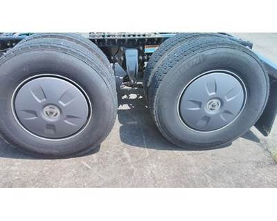 Used 2022 Freightliner Cascadia 126 Set of 4 Outer Flow Below Wheel Covers