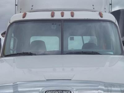 Freightliner Cascadia 125 Windshield Glass