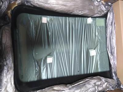 International 9300 Windshield Glass