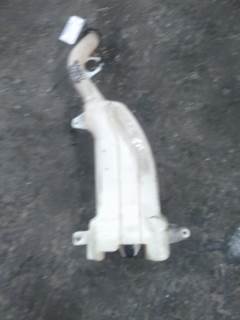 Freightliner Cascadia 113 Right Windshield Washer Reservoir