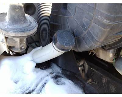 Freightliner Cascadia 113 Windshield Washer Reservoir