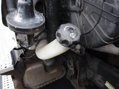 Freightliner Cascadia 125 Right Windshield Washer Reservoir