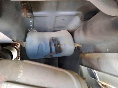 Freightliner Cascadia 125 Right Windshield Washer Reservoir