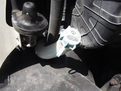 Freightliner Cascadia 125 Windshield Washer Reservoir
