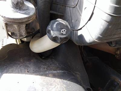 Freightliner Cascadia 125 Windshield Washer Reservoir