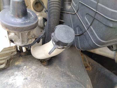 Freightliner Cascadia 125 Windshield Washer Reservoir