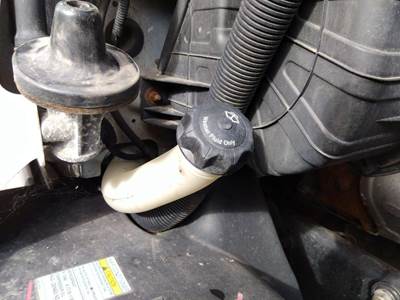 Freightliner Cascadia 125 Windshield Washer Reservoir